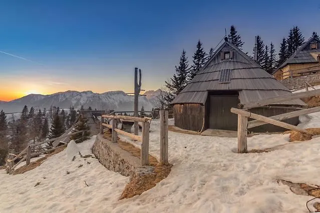 Resa - Velika Planina Chalet *
